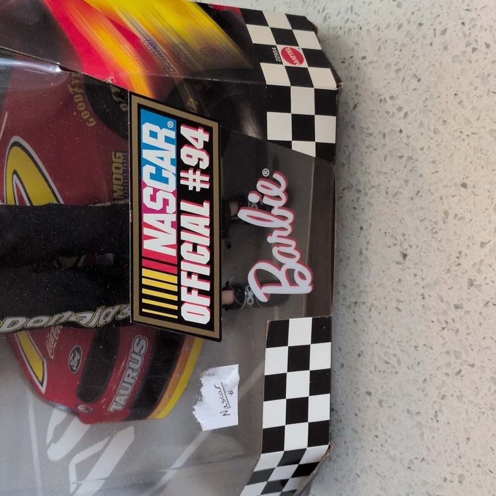 Barbie NASCAR Official #94 Doll - Red and Black Outfit 1999 Collector Edition - Picture 5 of 7